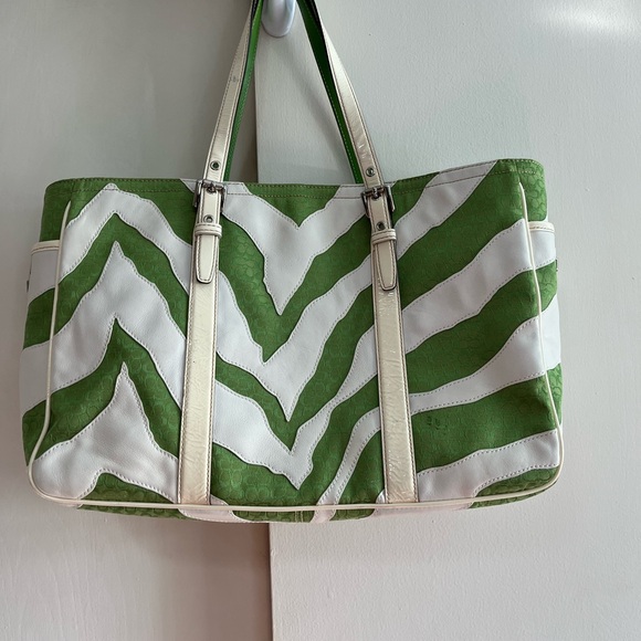Good condition Coach green zebra print tote - Picture 5 of 12
